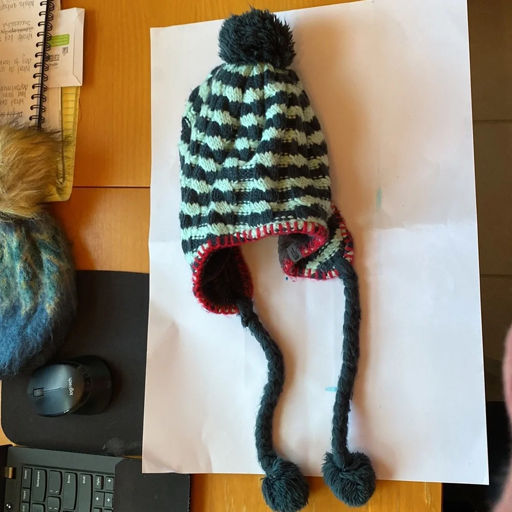 North Face Hat - Picture 7 of 7